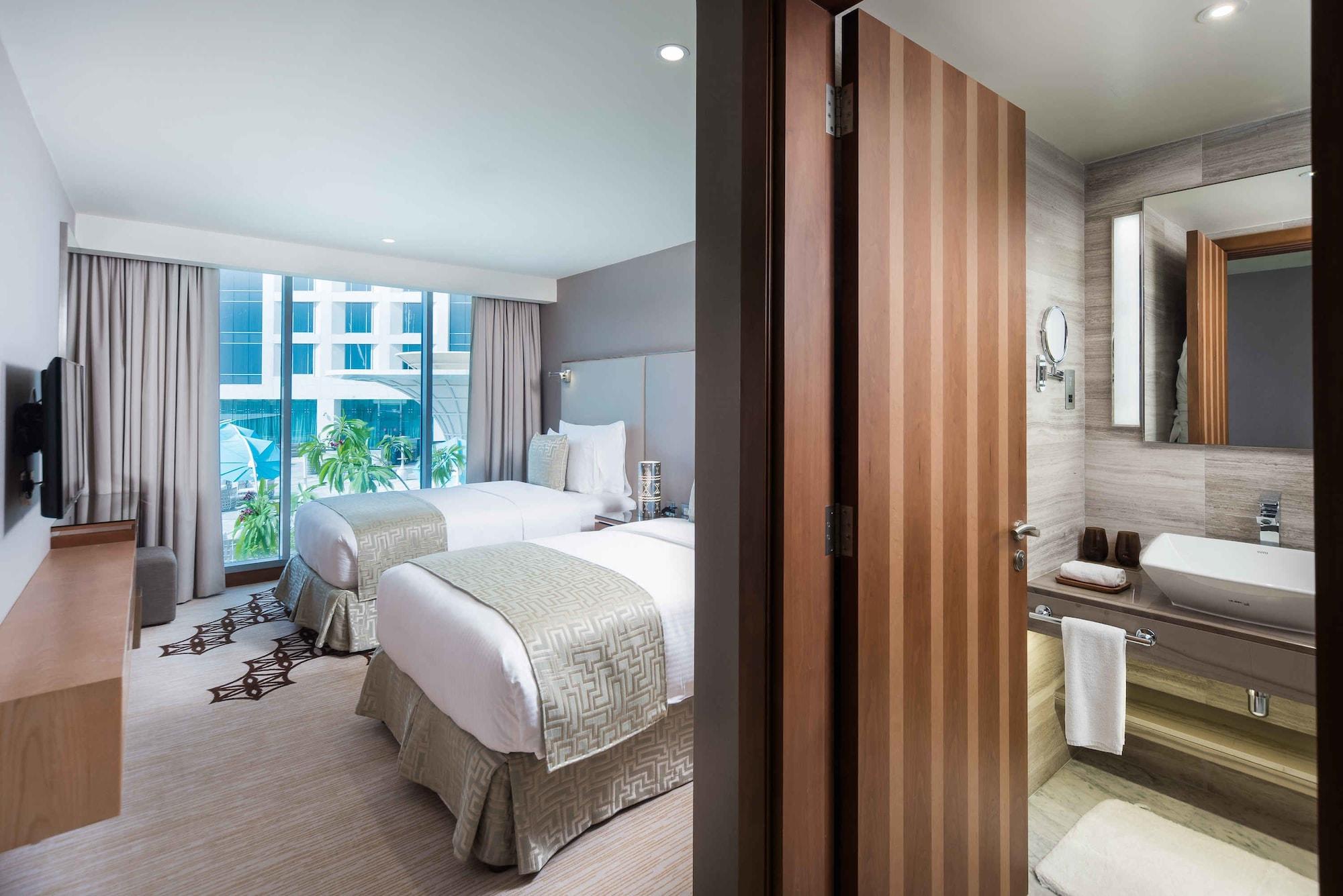 Hotel Grand Millennium 5*